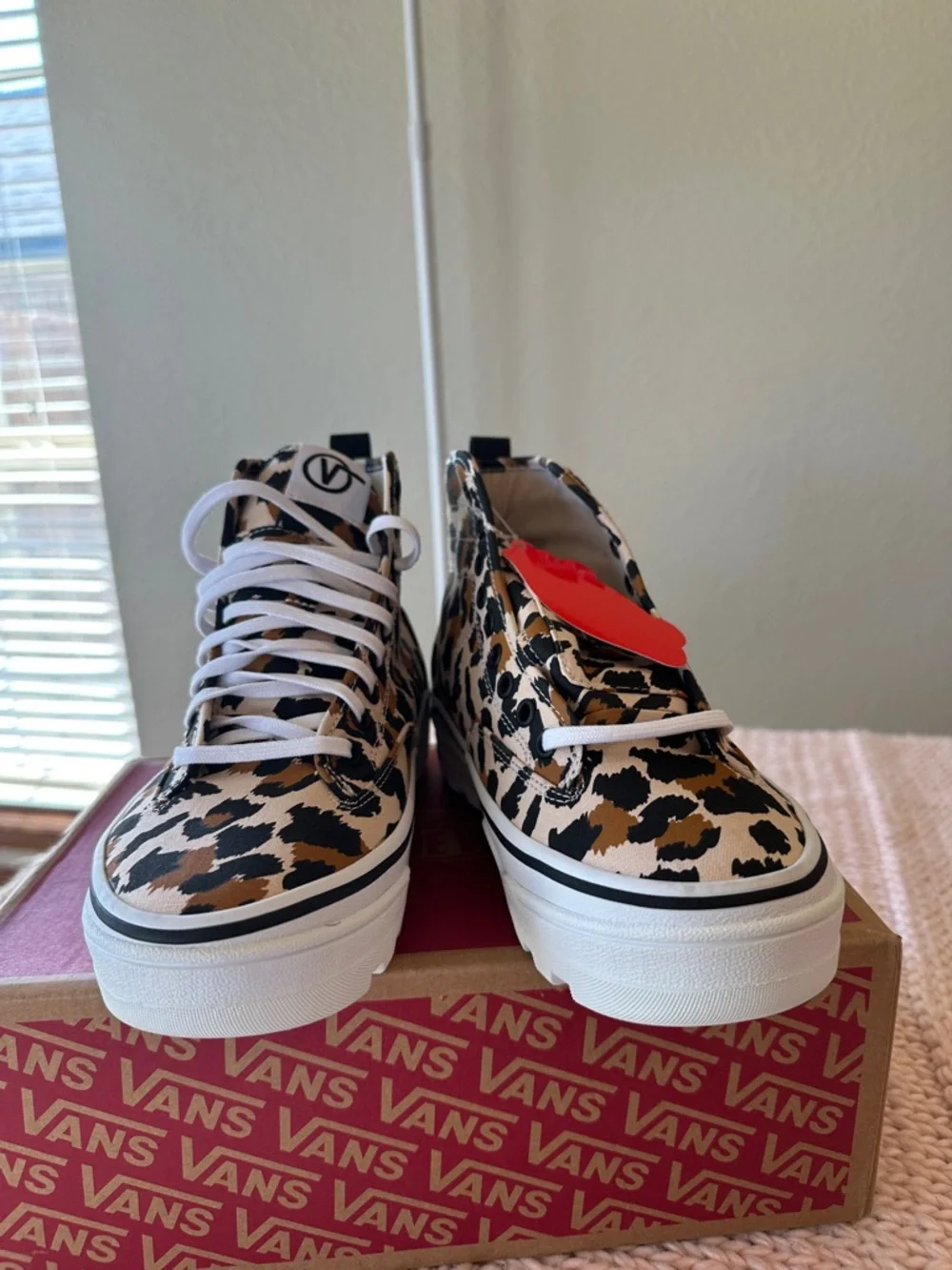 Vans leopard high top sentry WC shoes women’s size 8.5 new in the box - Picture 7 of 8